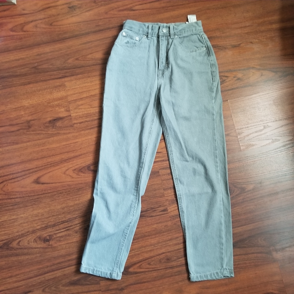 NWOT Pull & Bear light grey high waisted mom jeans